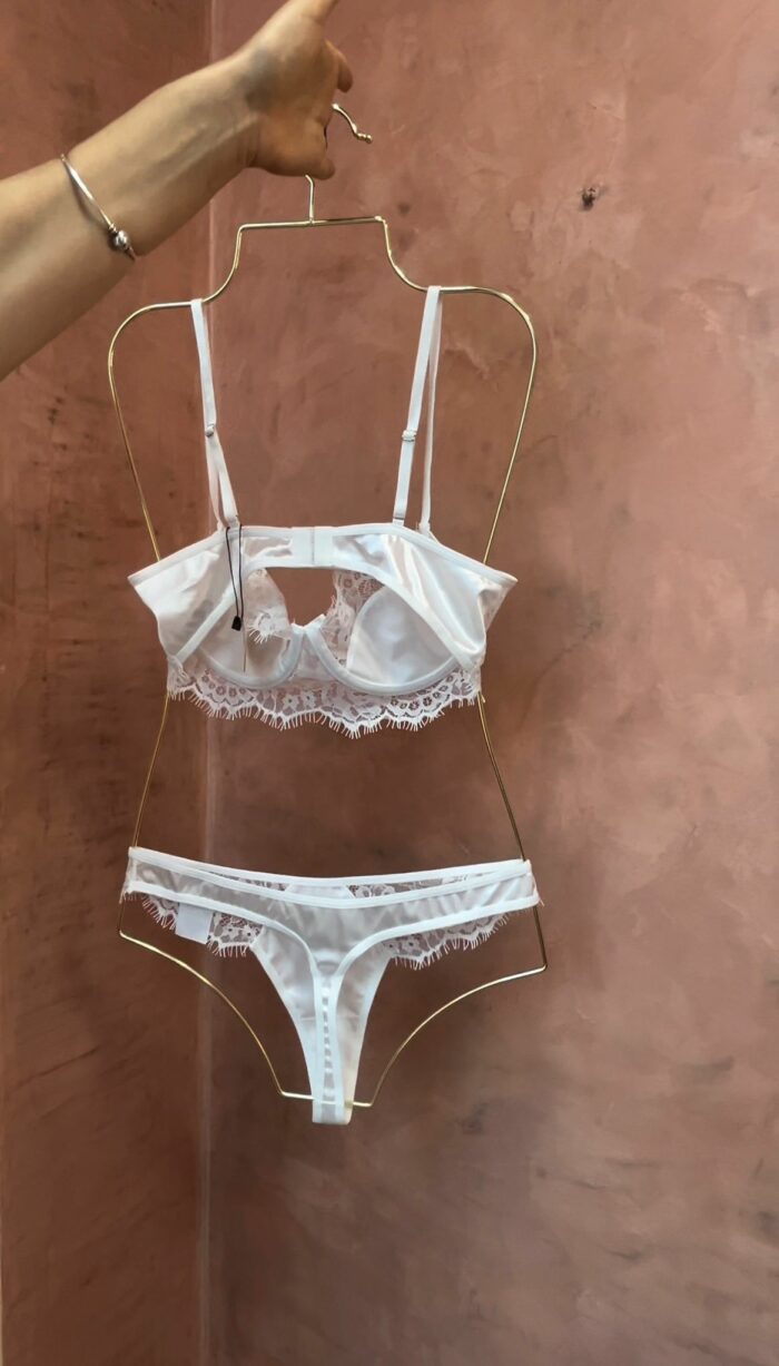 Conjunto clásico blanco